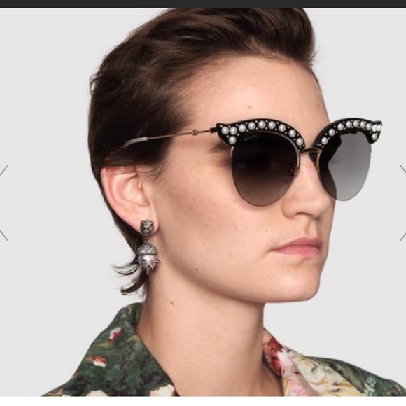 GUCCI Cat Eye Sunglasses Black Gold Pearl Women's - Picture 2 of 6